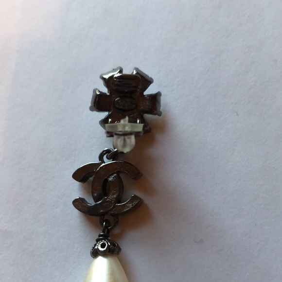 Chanel Faux Diamond Pearl Drop  Clip Silver Tone  Rhinestone Earrings - Picture 4 of 5